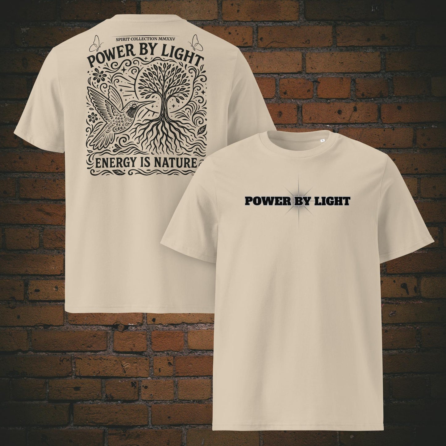 Power by Light – Kolibri Nature T-Shirt | Vorder- & Rückendruck | Bio-Baumwolle in der Farbe Sandfarben