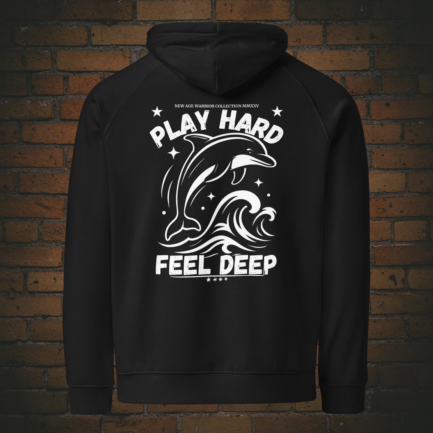 Play Hard Feel Deep weiss – Delfin Krafttier Bio Hoodie Unisex - Druck auf dem Rücken - Kapuzenpullover in der Farbe: schwarz