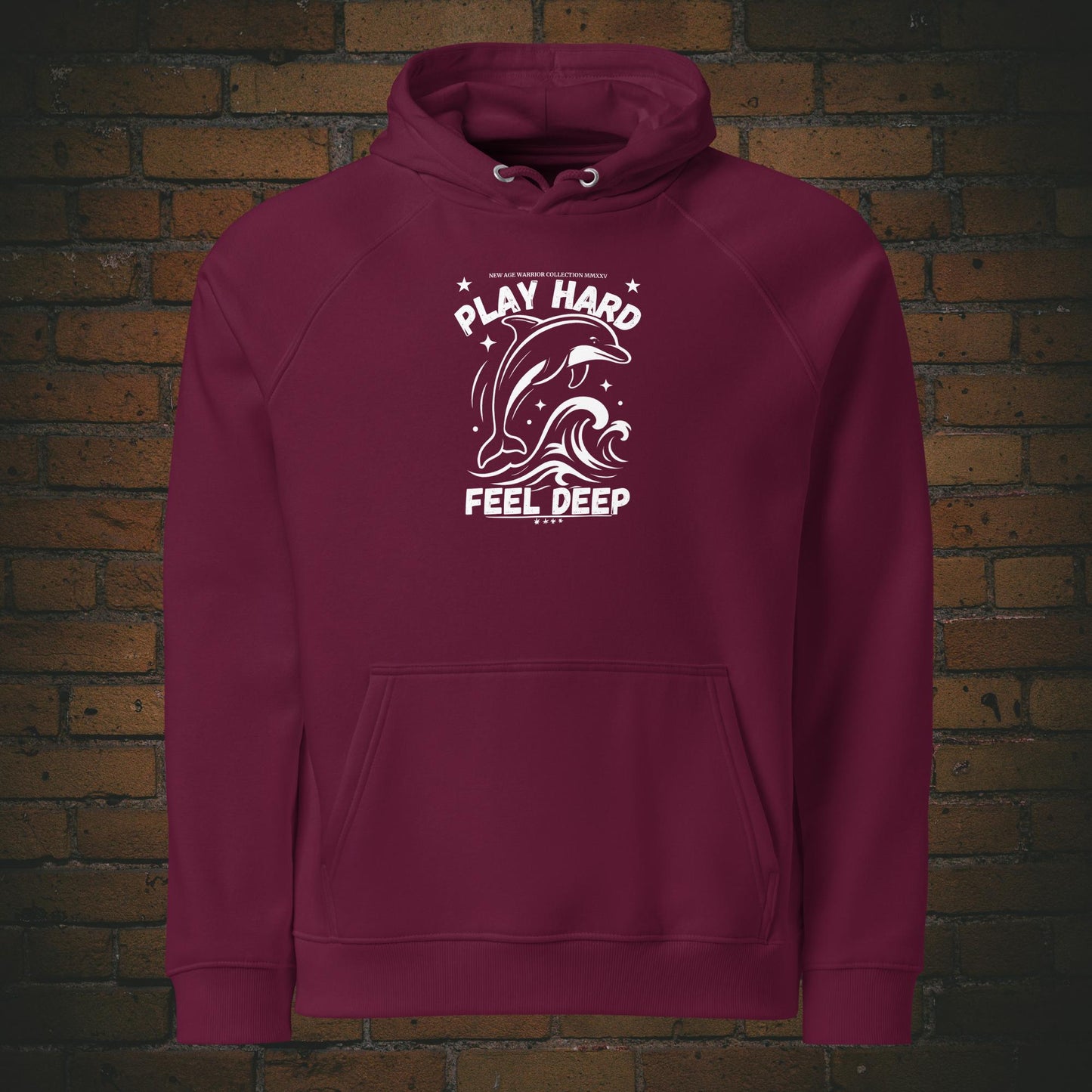 Play Hard Feel Deep weiss – Delfin Krafttier Bio Hoodie Unisex - Druck auf der Brust - Kapuzenpullover in der Farbe: weinrot