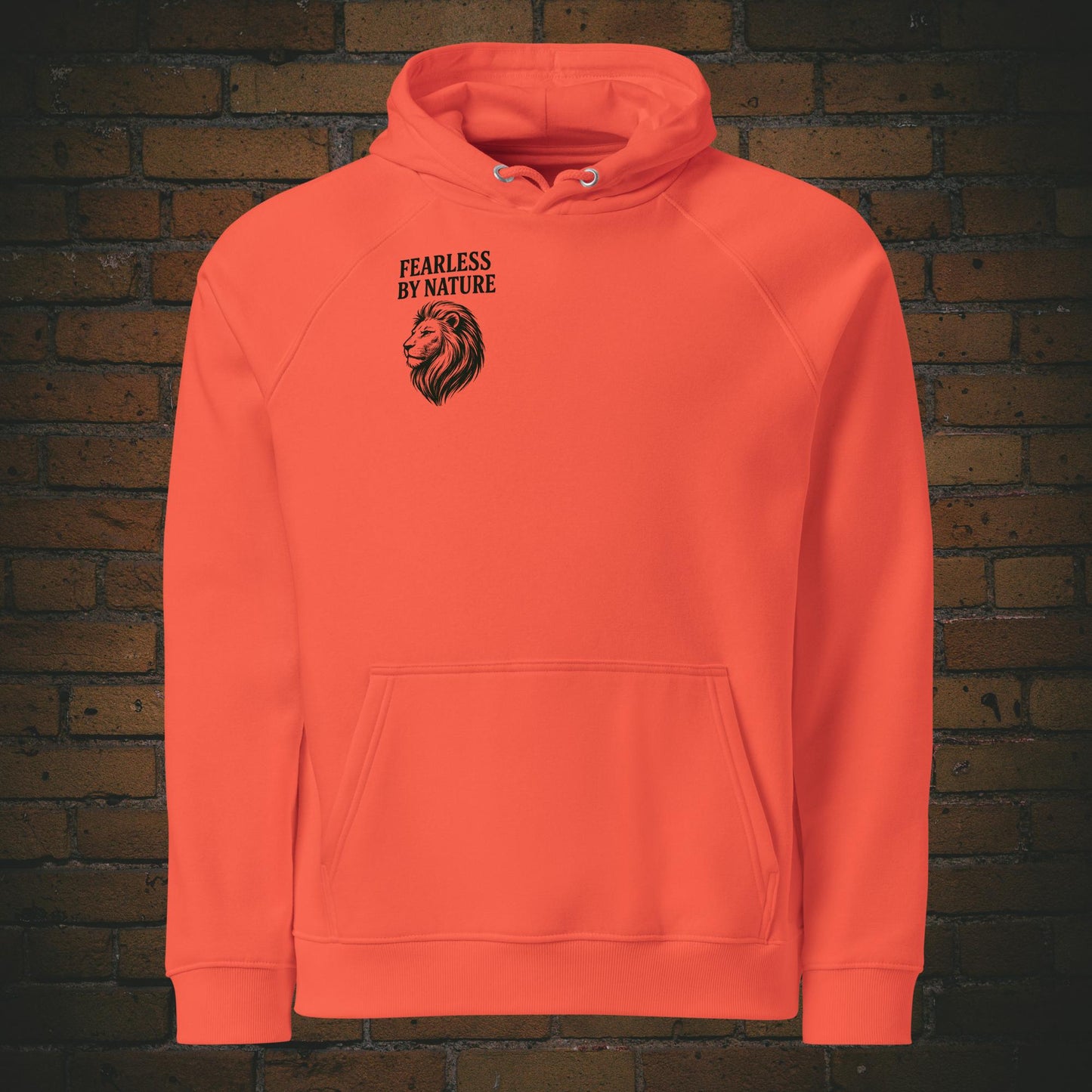 Hoodie Löwe Fearless by Nature – Schwarzes Krafttier Design Unisex - Druck auf der Brust - Kapuzenpullover in der Farbe orange