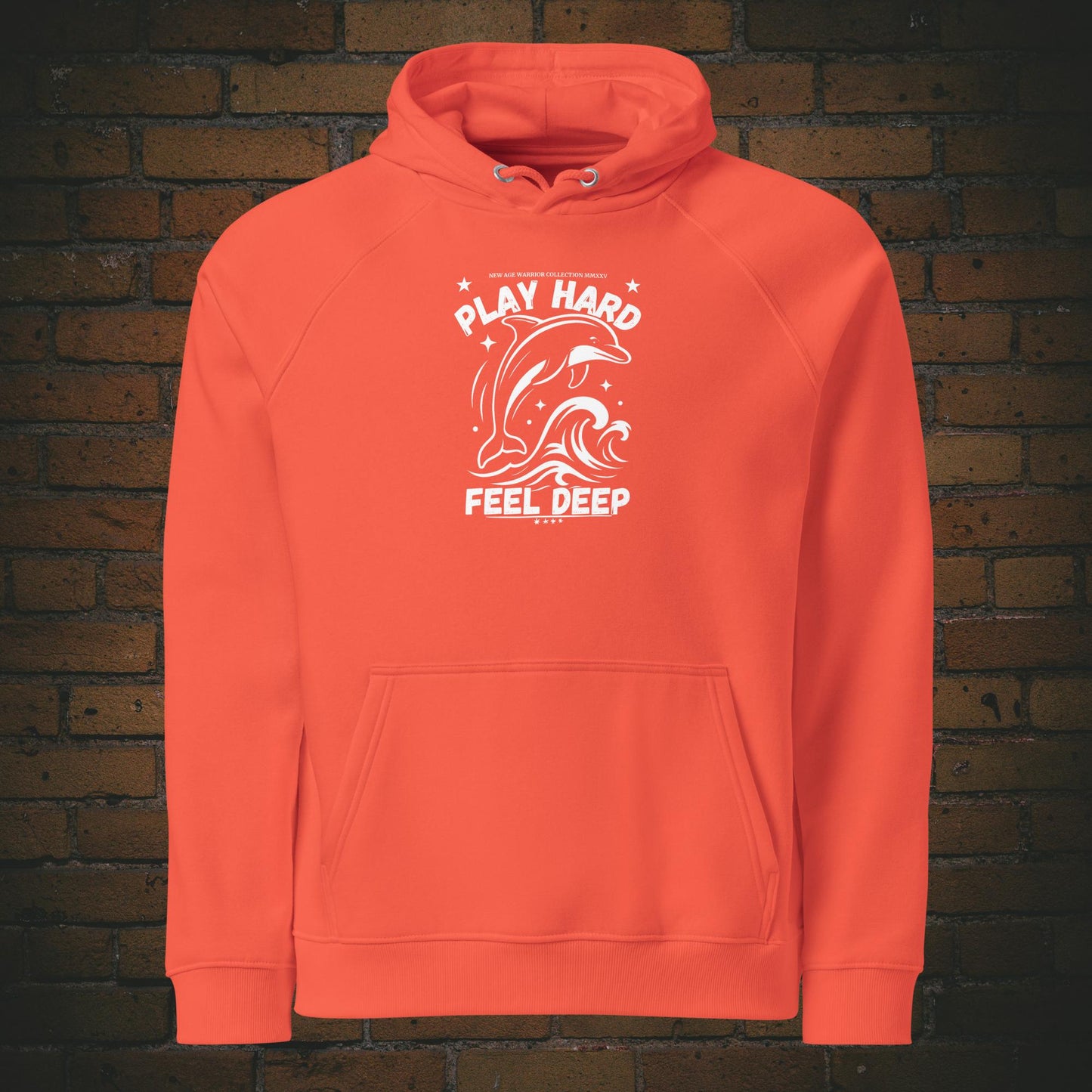 Play Hard Feel Deep weiss – Delfin Krafttier Bio Hoodie Unisex - Druck auf der Brust - Kapuzenpullover in der Farbe: orange