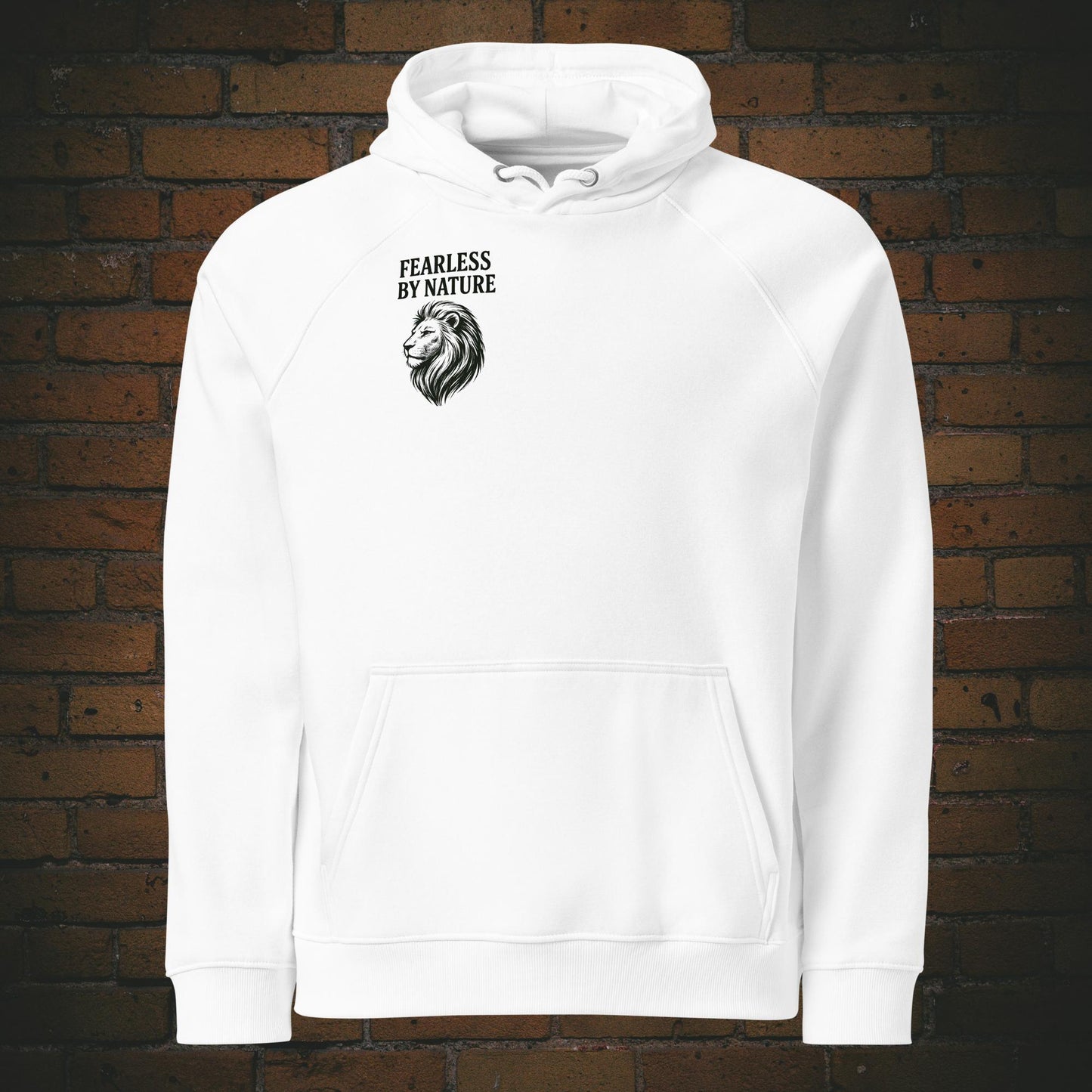 Hoodie Löwe Fearless by Nature – Schwarzes Krafttier Design Unisex - Druck auf der Brust - Kapuzenpullover in der Farbe weiß