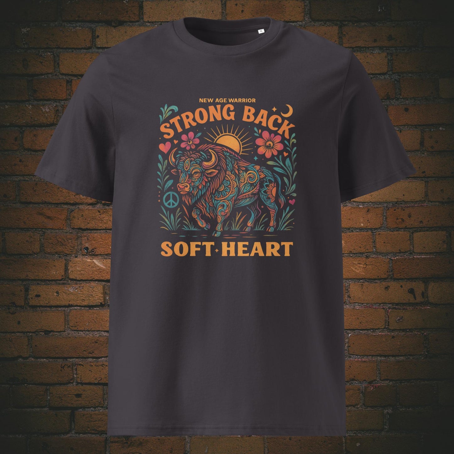 Buntes Bio-Shirt mit bunten Büffel und Schriftzug - gedruckt auf anthraziten T-Shirt