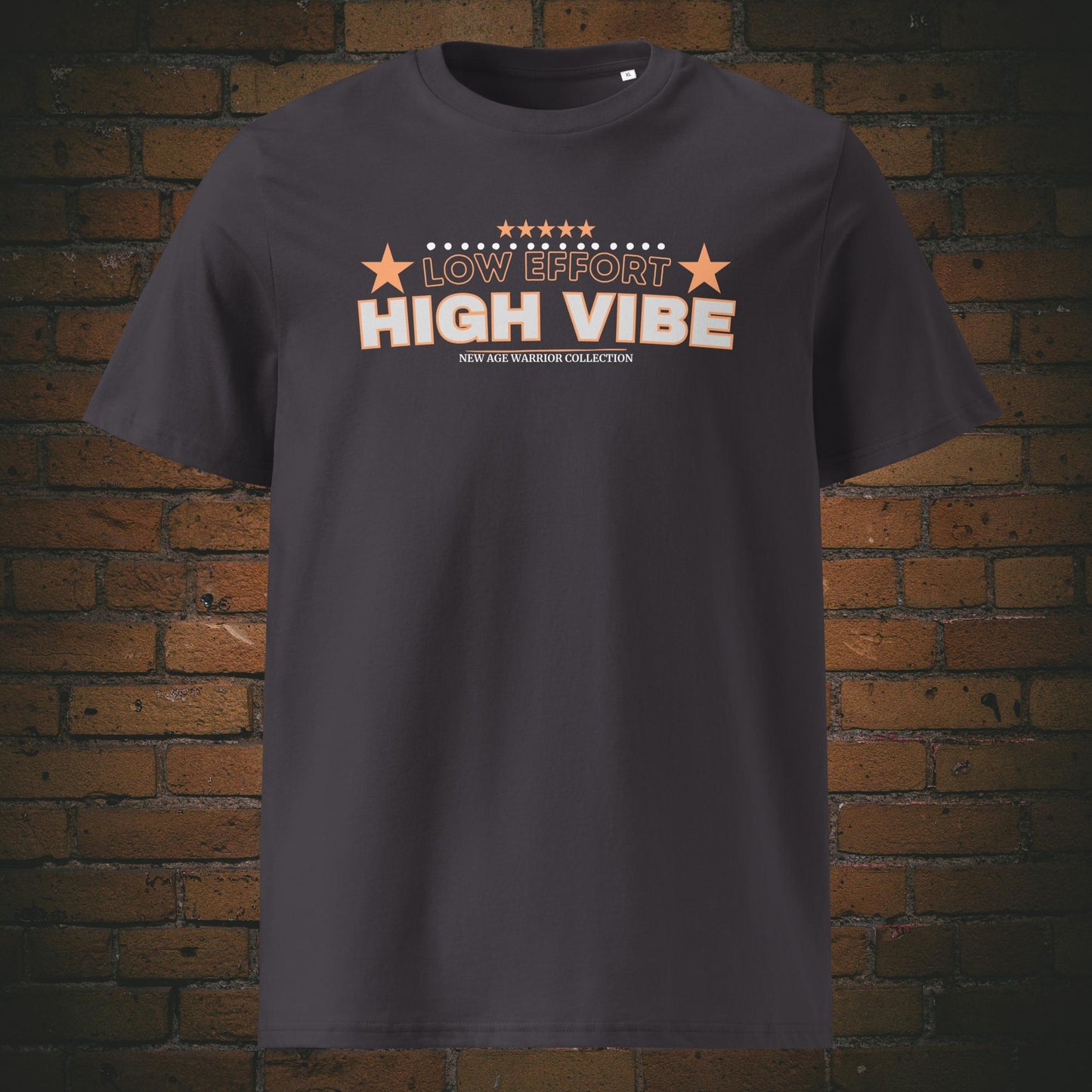 Low Effort High Vibe – Statement Bio-T-Shirt Unisex - Druck auf anthraziter Bio-Baumwolle - geeignet für Frau und Mann
