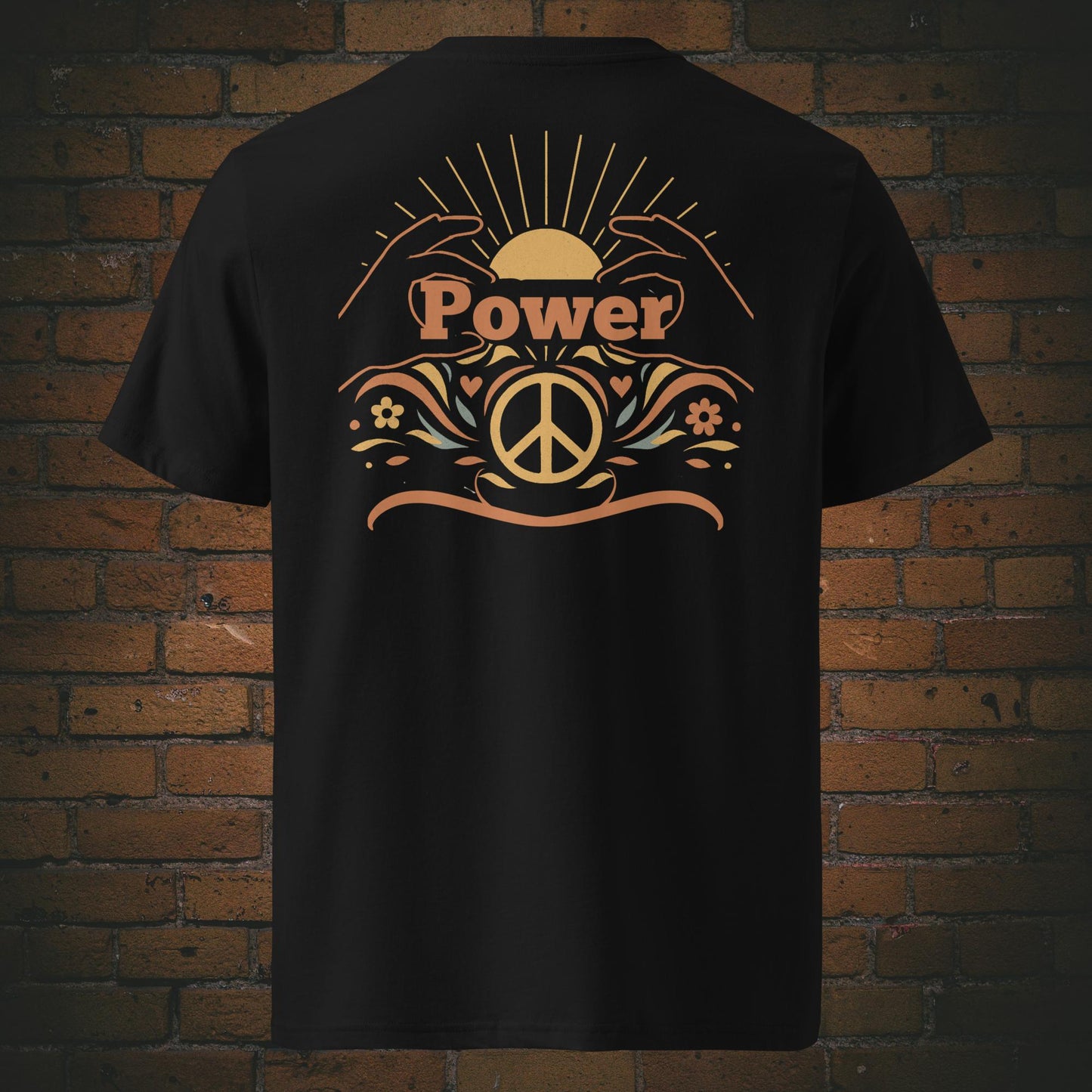 T-Shirts mit Peace-Zeichen, Sonnenaufgang und dem Schriftzug „Power“, umrahmt von floralen Elementen und stilisierten Händen – Front- und Rückenansicht auf schwarzen Shirt