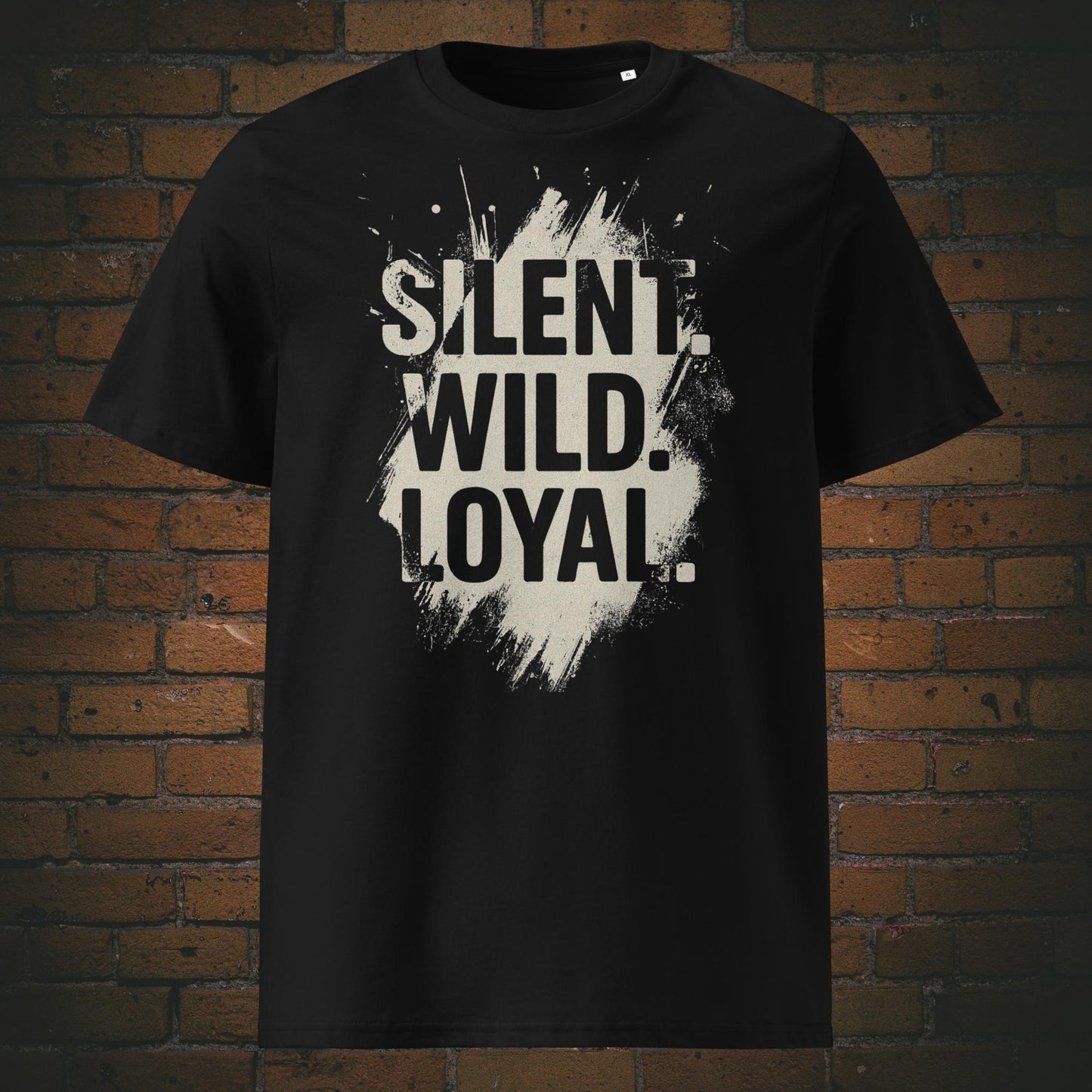 Modernes Statement-T-Shirt in Schwarz mit kontrastreichem Typografie-Design und kraftvollen Worten, ideal für starke Persönlichkeiten.