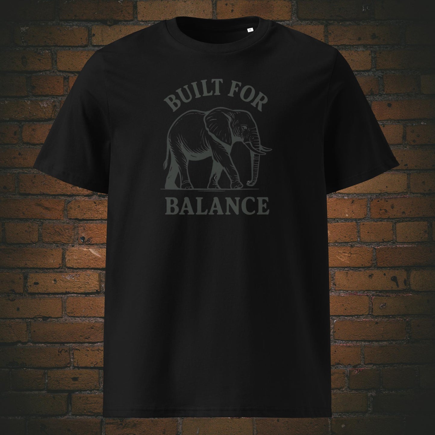 Elefanten-T-Shirt "Built for Balance" - Minimalistisch schwarz - Shirtfarbe: schwarz