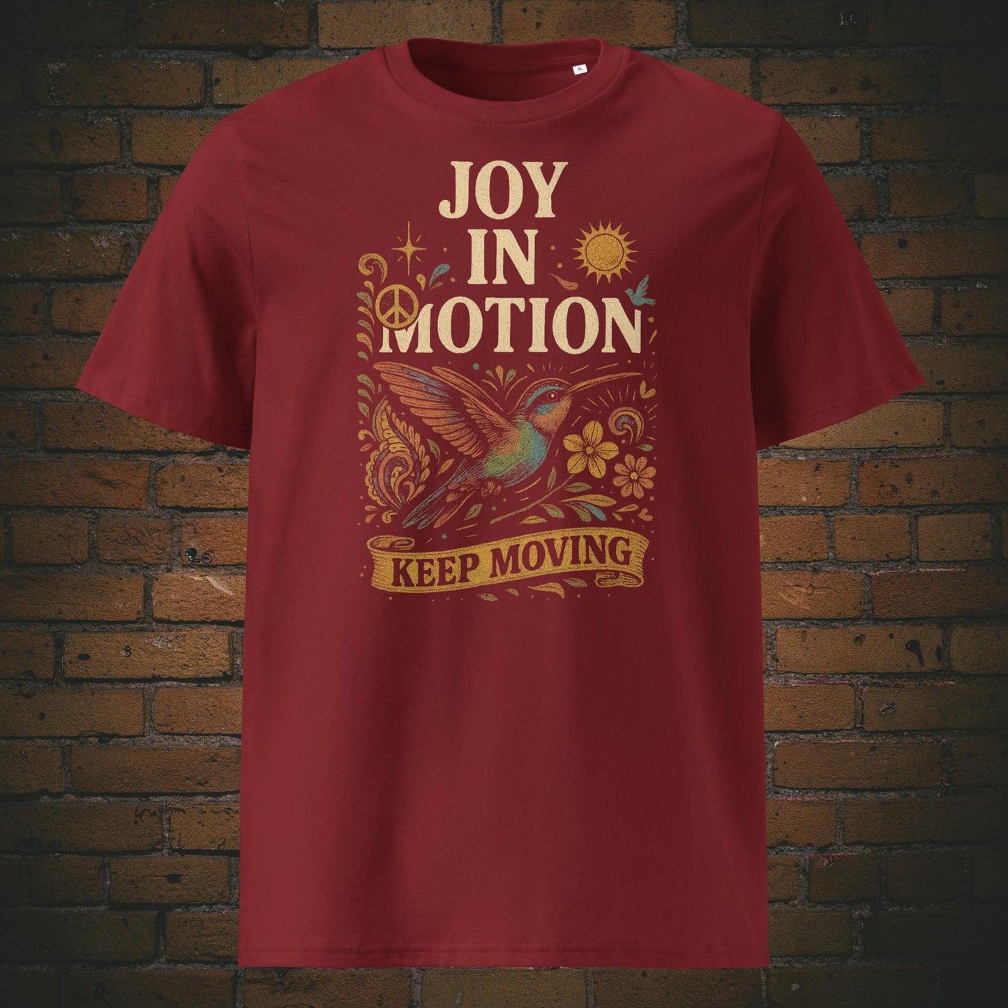 Bunter Kolibri im Flower Power Stil auf T-Shirt in der Farbe: weinrot