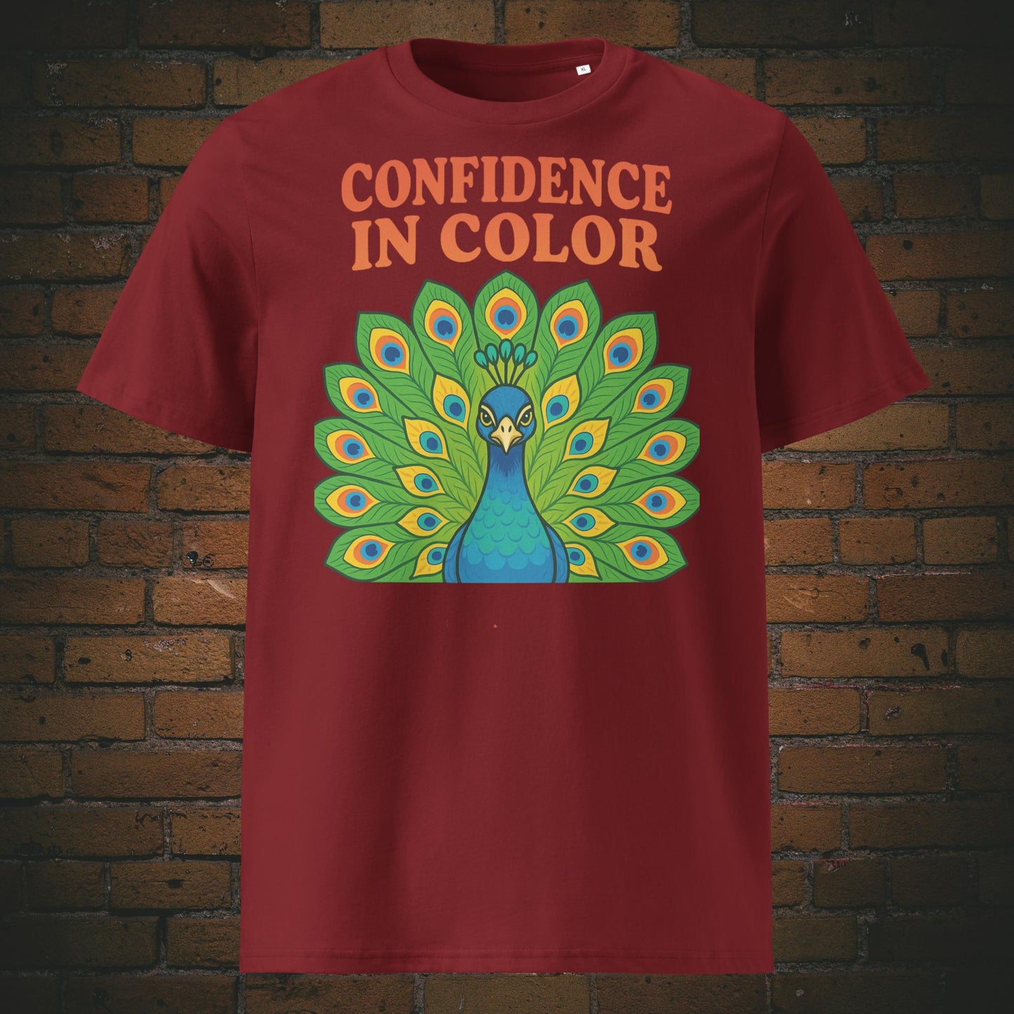 Hippie Pfau Bio-T-Shirt – Confidence in Color Design, bunte Federn - Shirt in der Farbe: weinrot