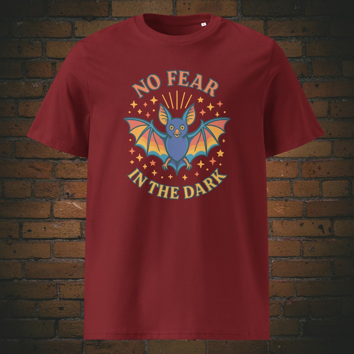 Buntes Hippie Shirt mit Fledermaus und Spruch - T-Shirt hat die Farbe: weinrot