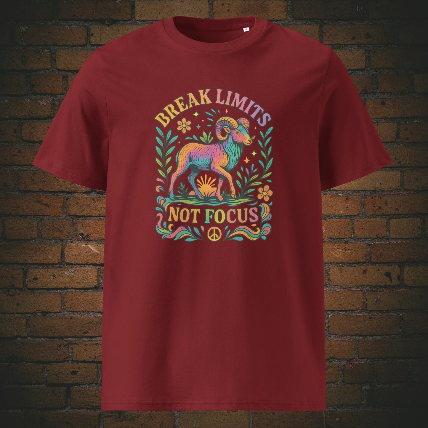 T-Shirt aus der Hippie Kollektion - Steinbock in Bunt und Spruch - gedruckt auf weinroter Bio-Baumwolle