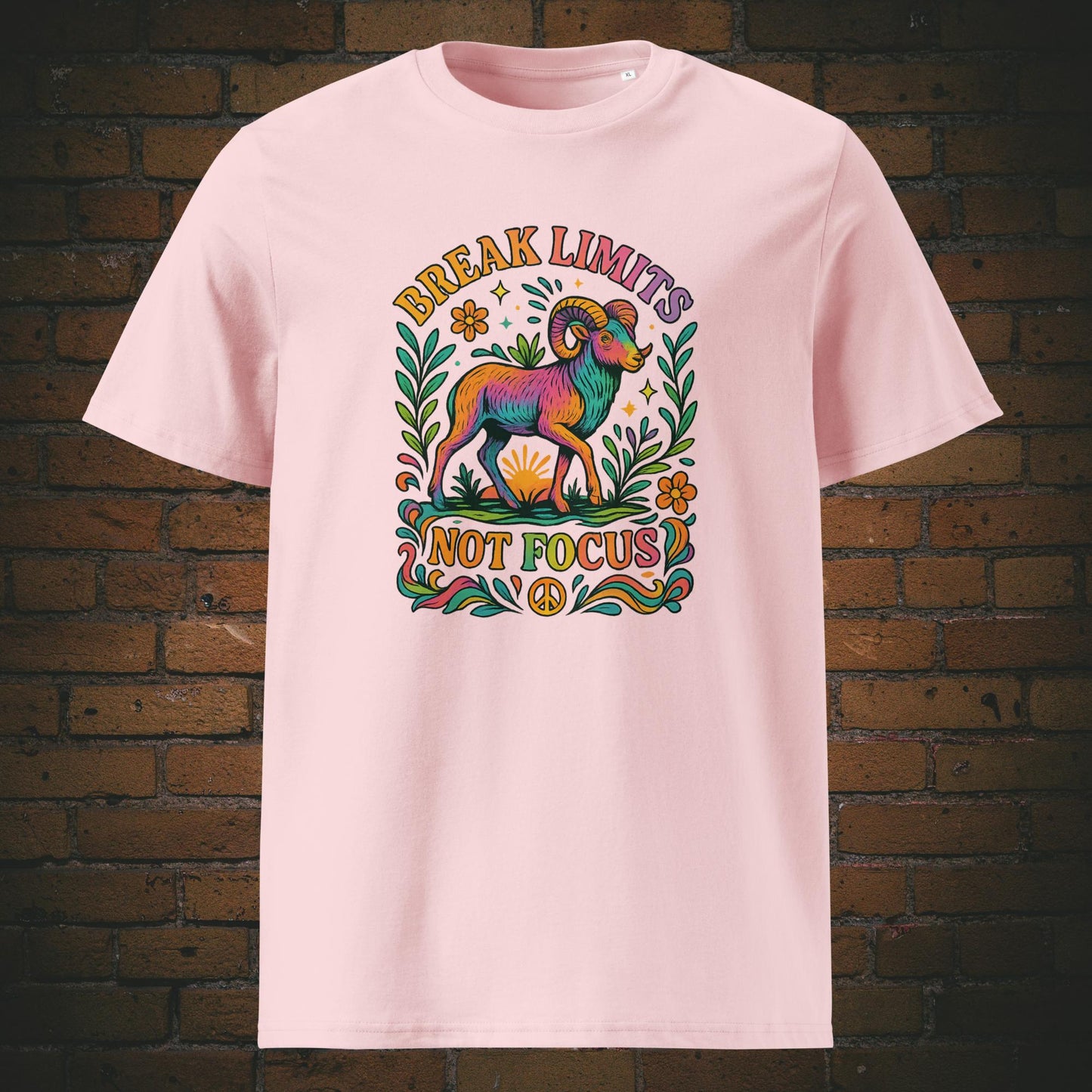 T-Shirt aus der Hippie Kollektion - Steinbock in Bunt und Spruch - gedruckt auf rosa Bio-Baumwolle