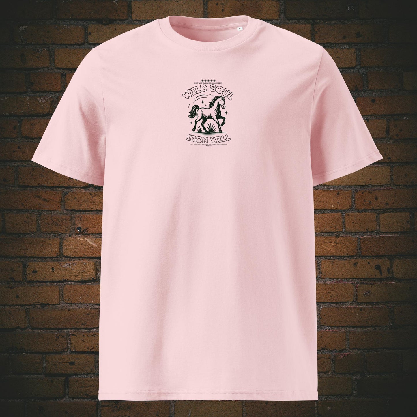 Wild Soul Iron Will – Pferd Krafttier Bio T-Shirt Unisex - Druck Vorderseite auf Bio-Baumwolle in der Farbe: rosa