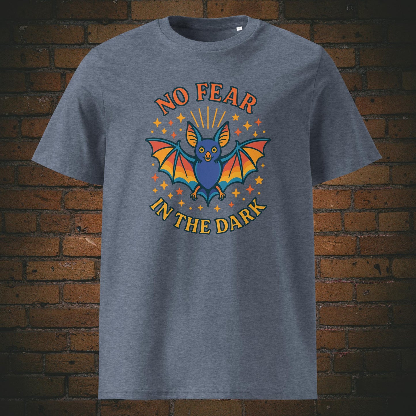Buntes Hippie Shirt mit Fledermaus und Spruch - T-Shirt hat die Farbe: graublau
