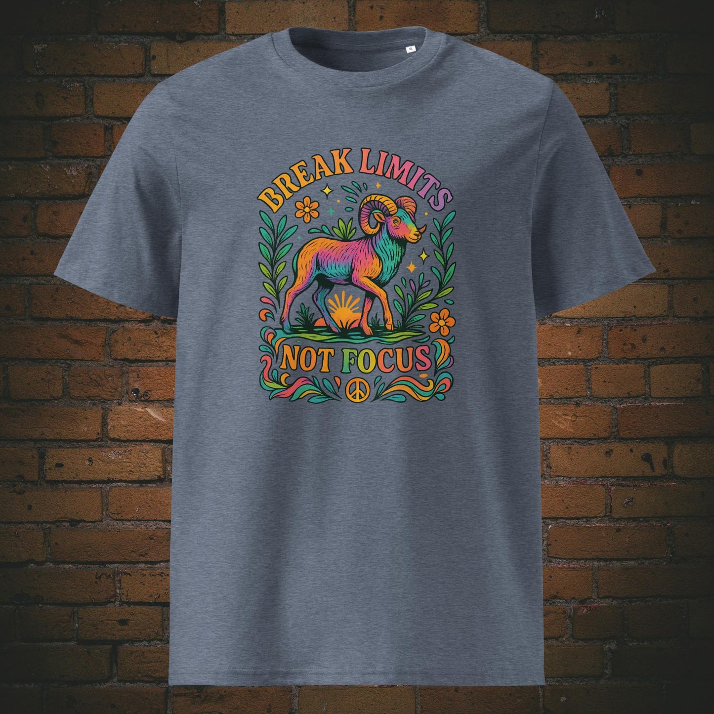 T-Shirt aus der Hippie Kollektion - Steinbock in Bunt und Spruch - gedruckt auf graublauer Bio-Baumwolle