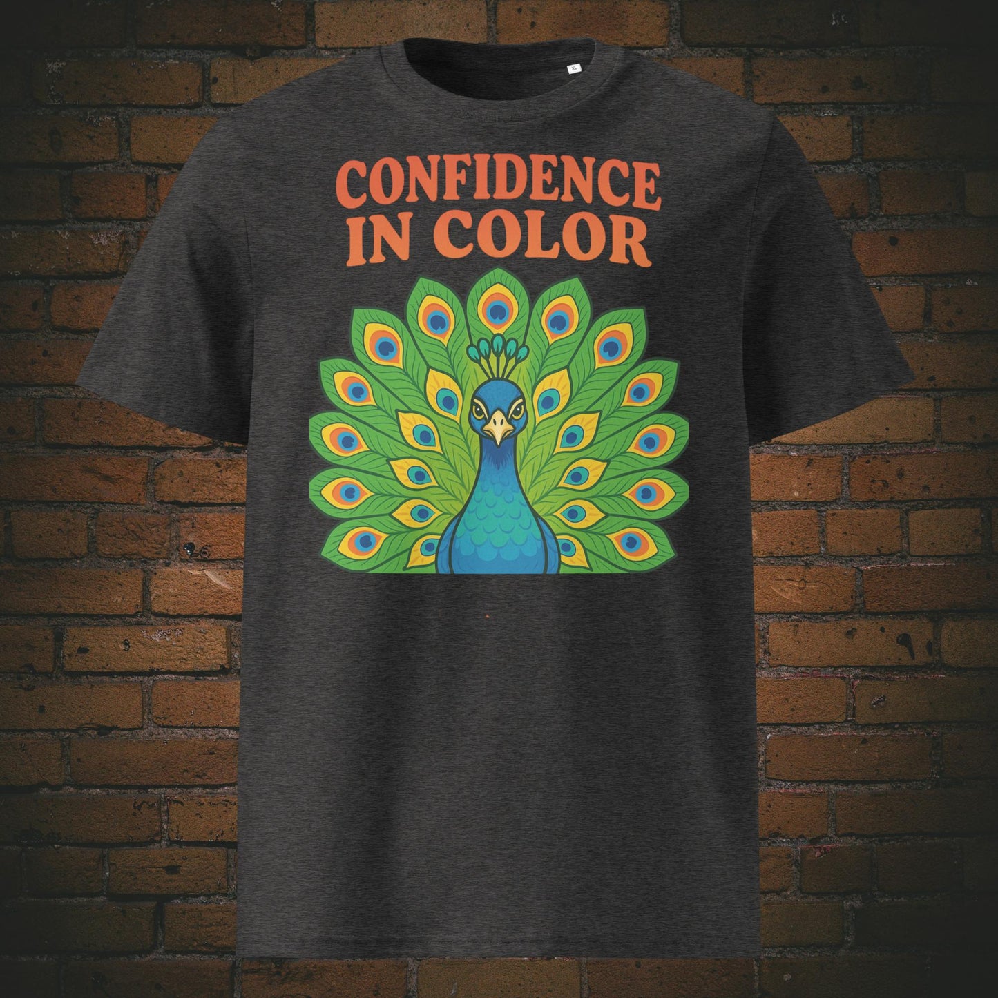 Hippie Pfau Bio-T-Shirt – Confidence in Color Design, bunte Federn - Shirt in der Farbe:dunkelgrau
