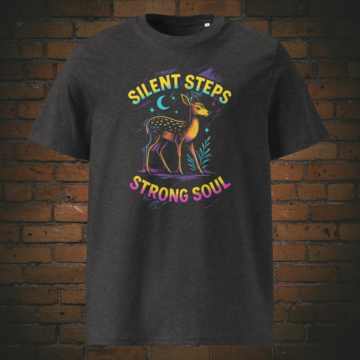 Silent Steps Strong Soul Urban Streetwear Bio-T-Shirt – farbenfrohes Reh-Motiv - Shirtfarbe: dunkelgrau