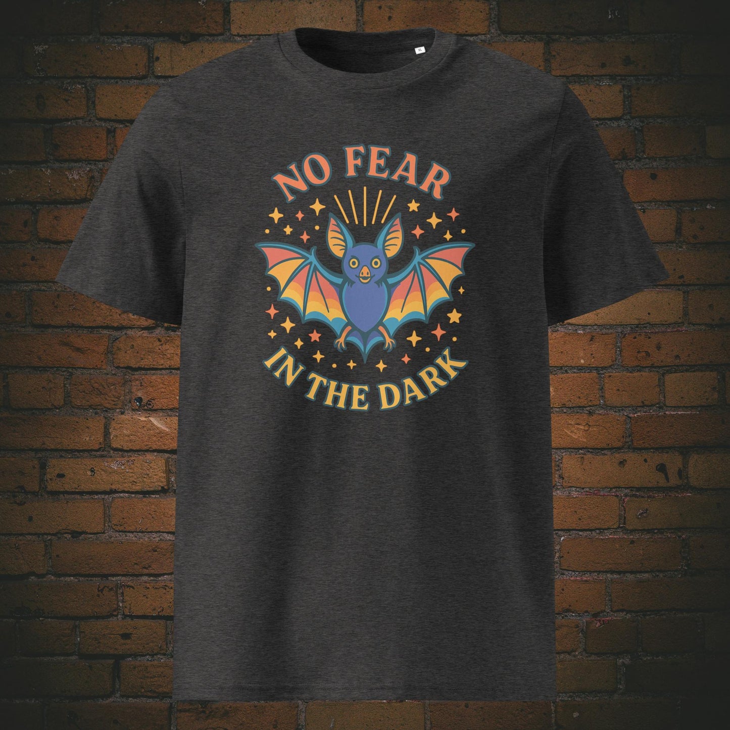 Buntes Hippie Shirt mit Fledermaus und Spruch - T-Shirt hat die Farbe: dunkelgrau