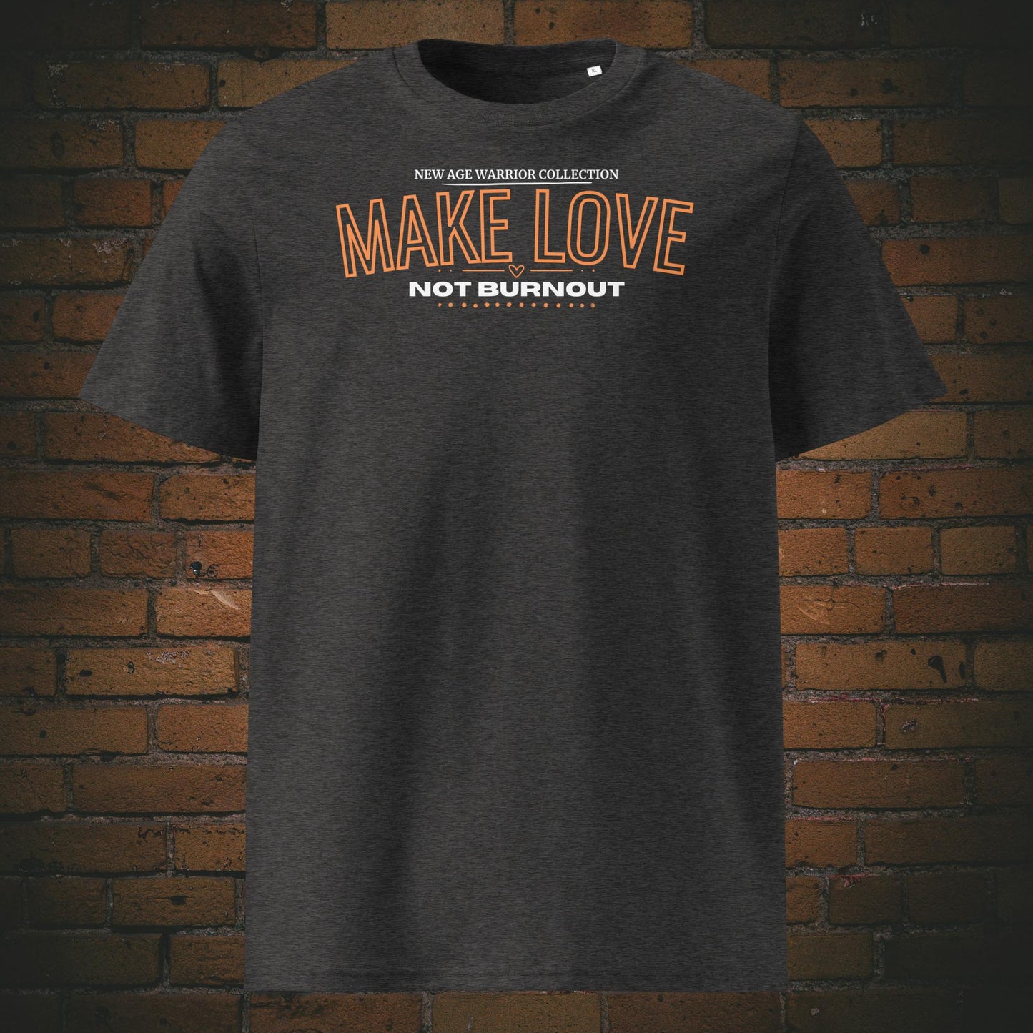 Spruch Bio-Baumwoll T-Shirt Unisex mit Schrift in weiß und orange - gedruckt auf dunkelgrauer Farbe