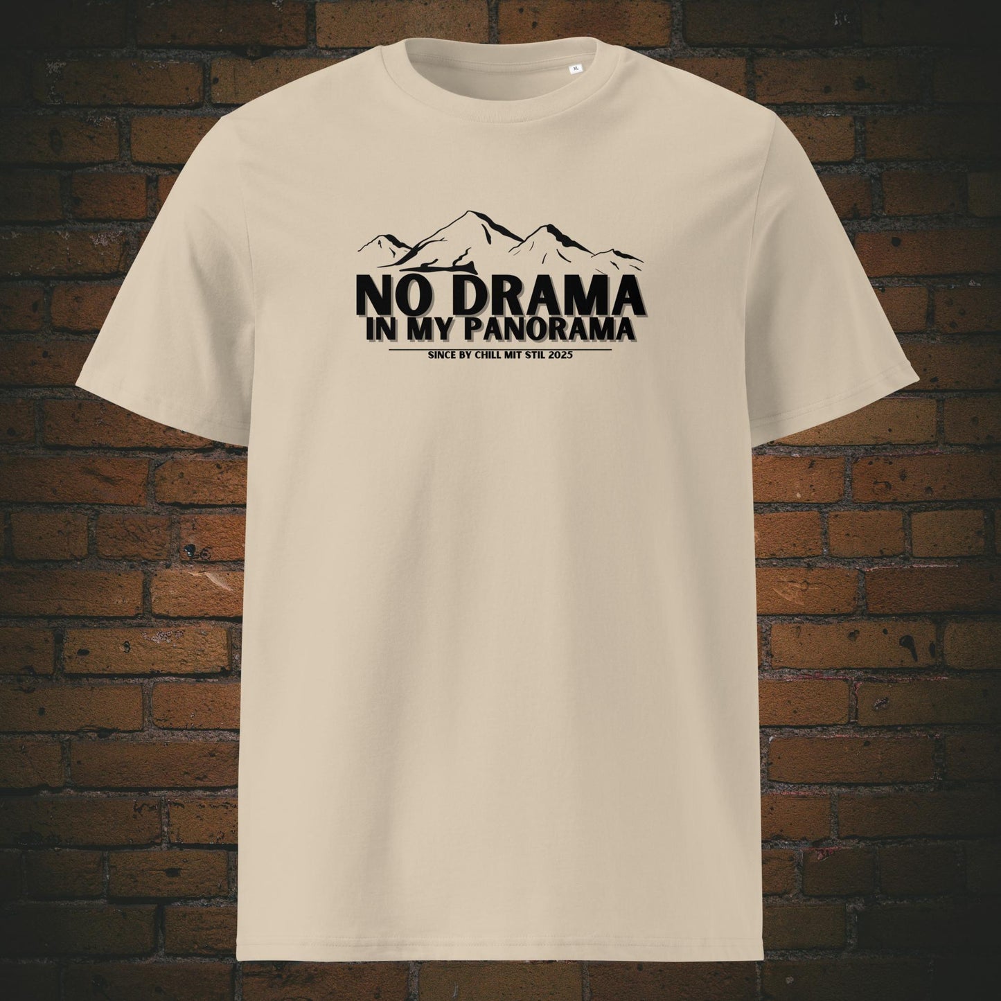 No Drama Shirt, Panorama T-Shirt, Bio Shirt mit Bergmotiv, Fair Fashion Natur, Achtsamkeit Kleidung, Statement Shirt Berge, Nachhaltige Streetwear, Unisex Shirt mit Spruch, Veganes T-Shirt mit Print, Slow Living Mode, GOTS zertifiziertes Shirt, Outdoor Shirt fair produziert, Shirt für Freigeister, Bio Baumwollshirt Natur, T-Shirt mit Humor