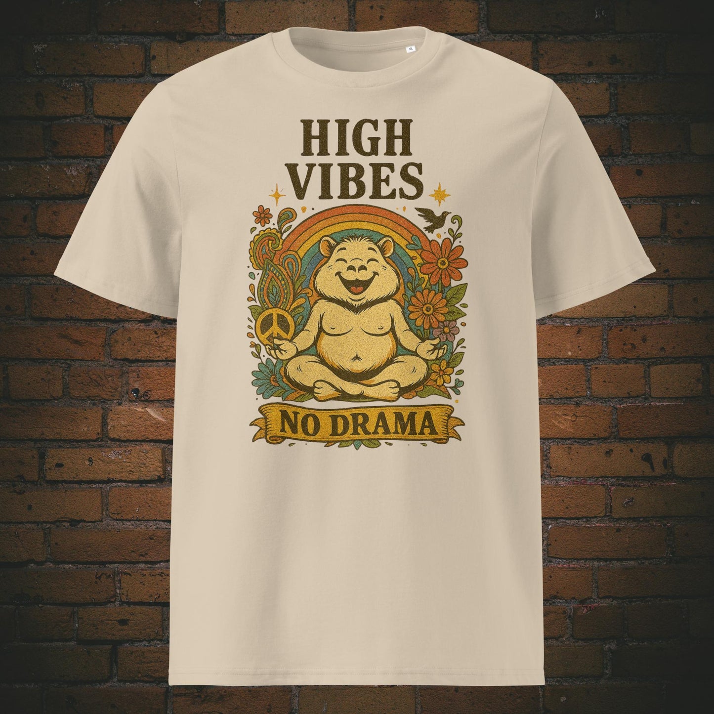 Yoga Shirt mit Zen Bär im Hippie Modus - T-Shirt Farbe: Sandfarben