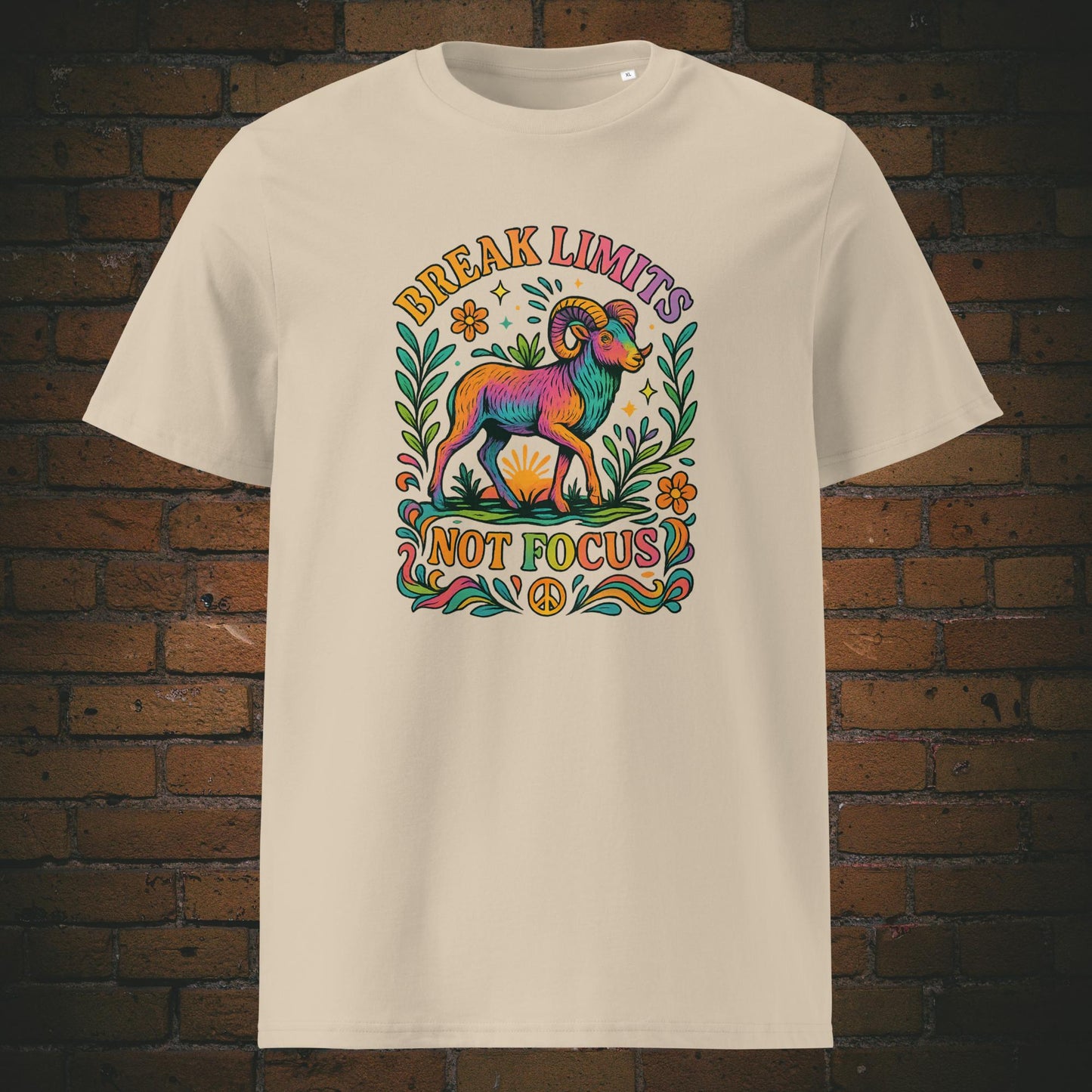 T-Shirt aus der Hippie Kollektion - Steinbock in Bunt und Spruch - gedruckt auf Sandfarbener Bio-Baumwolle