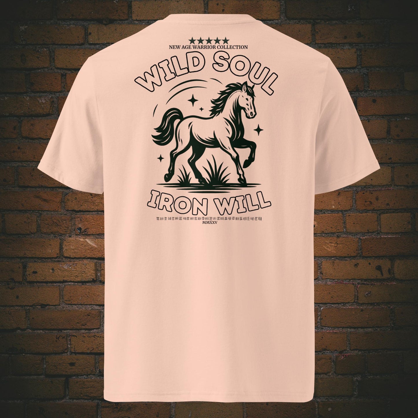 Wild Soul Iron Will – Pferd Krafttier Bio T-Shirt Unisex - Druck auf Bio-Baumwolle in der Farbe: Pfirsichfarben