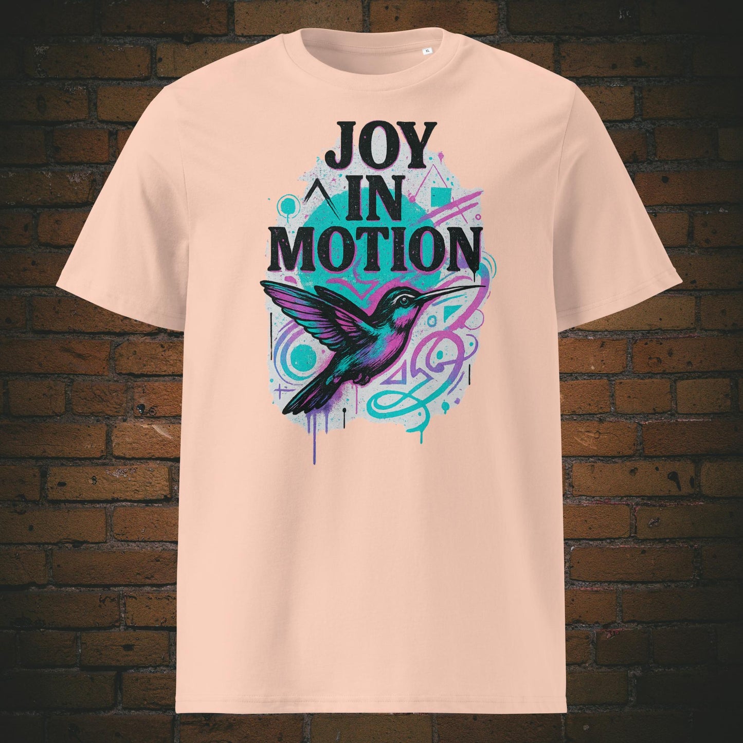 Krafttier Kolibri im Urban Style mit Spruch auf T-Shirt in Farbe: Pfirsichfarben