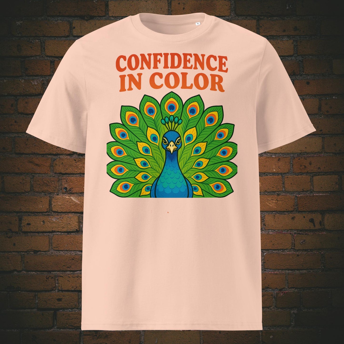 Hippie Pfau Bio-T-Shirt – Confidence in Color Design, bunte Federn - Shirt in der Farbe: Pfirsichfarben