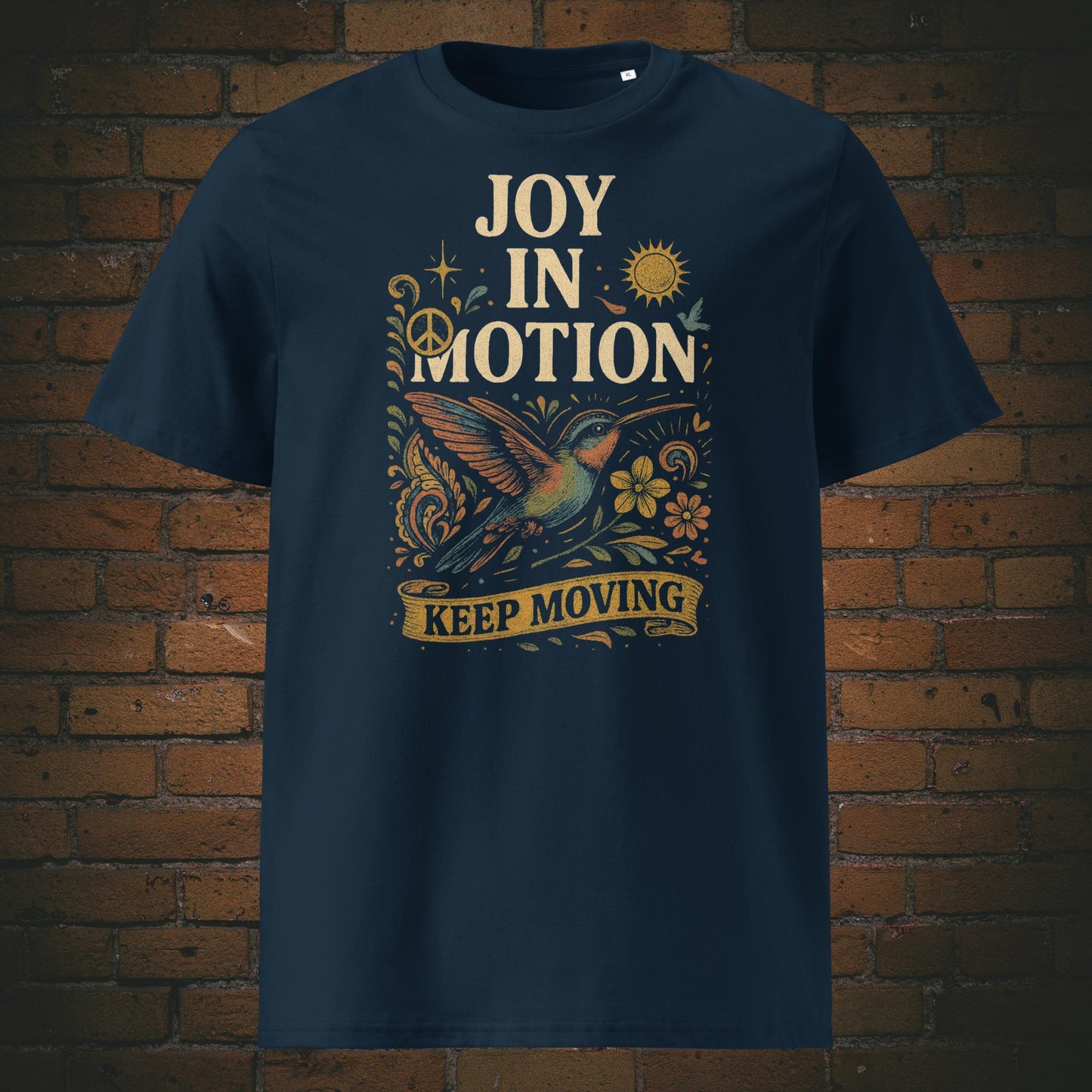 Bunter Kolibri im Flower Power Stil auf T-Shirt in der Farbe: dunkelblau