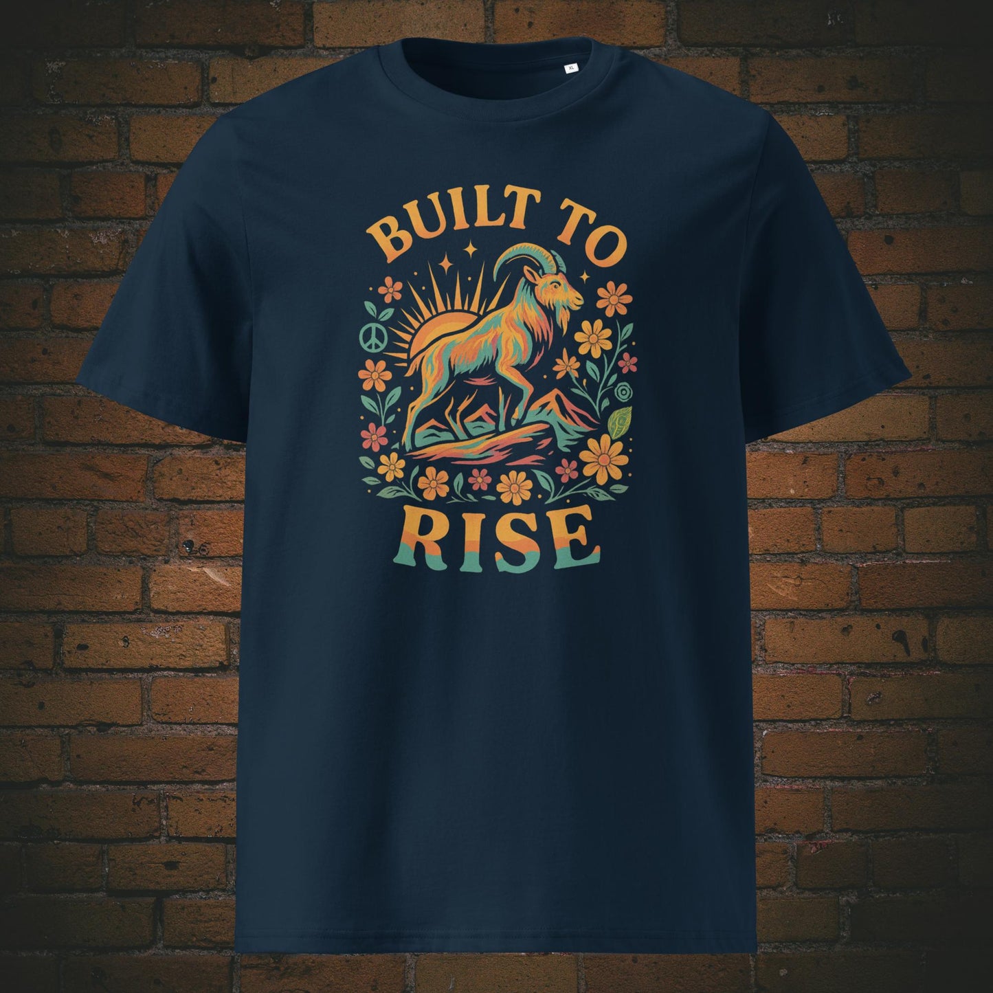 Hippie Shirt mit der Krafttier Ziege, Blumen und Berge - Spruch: Built to Rise - T-Shirt Farbe: dunkelblau