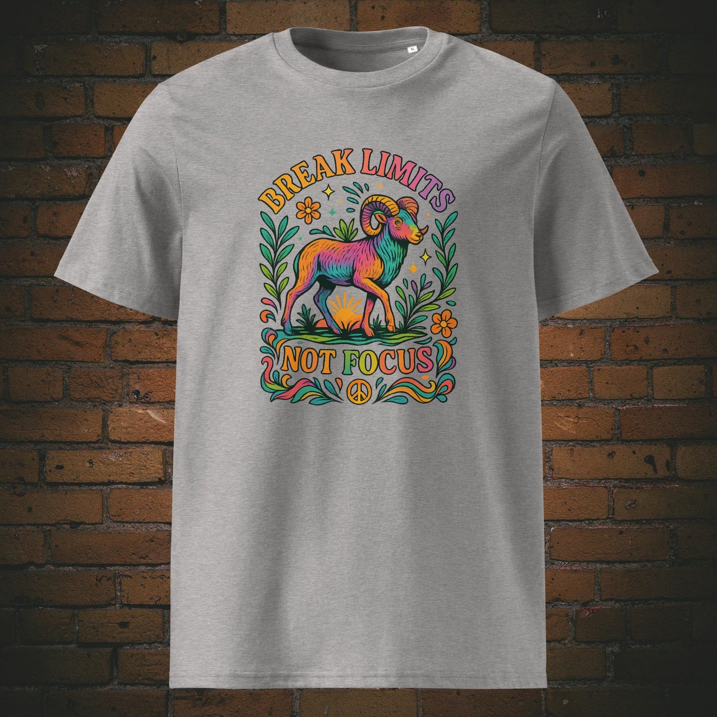 T-Shirt aus der Hippie Kollektion - Steinbock in Bunt und Spruch - gedruckt auf hellgrauer Bio-Baumwolle