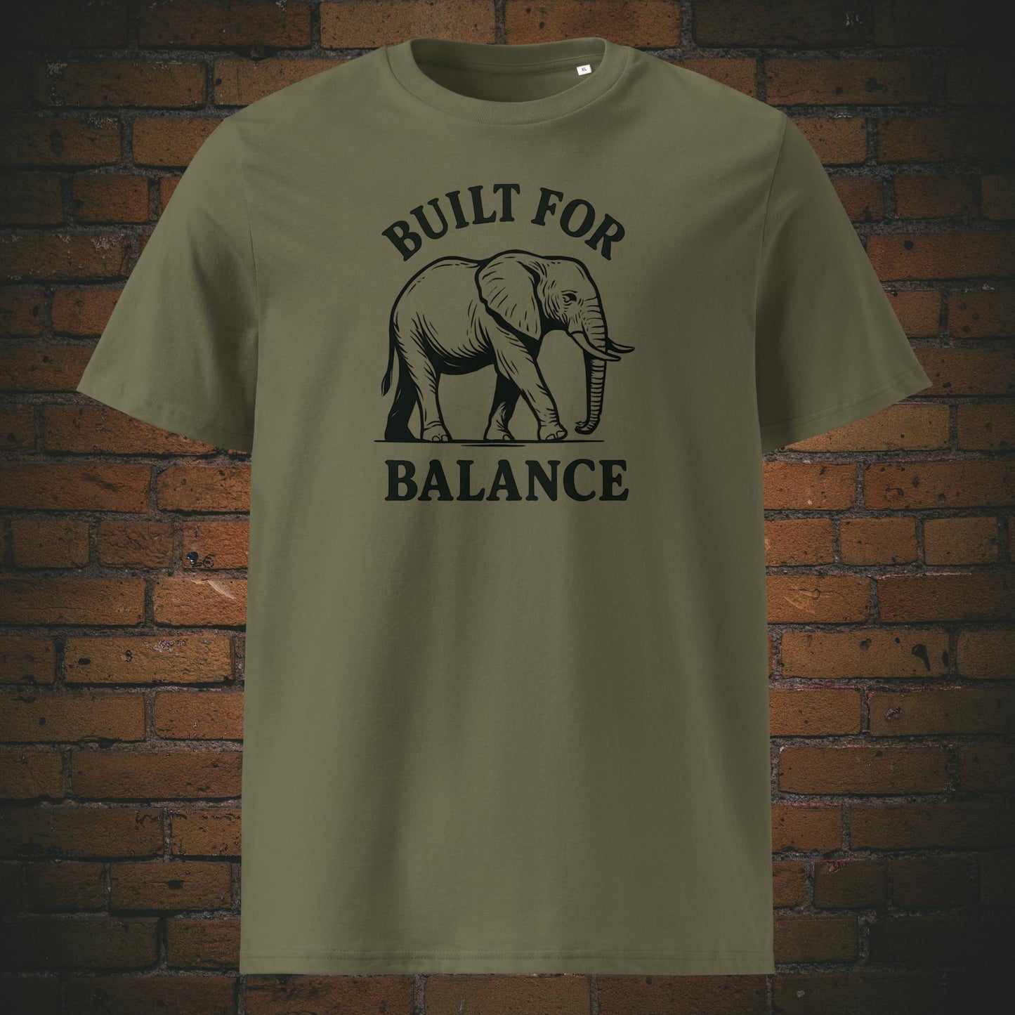Elefanten-T-Shirt "Built for Balance" - Minimalistisch schwarz - Shirtfarbe: khaki