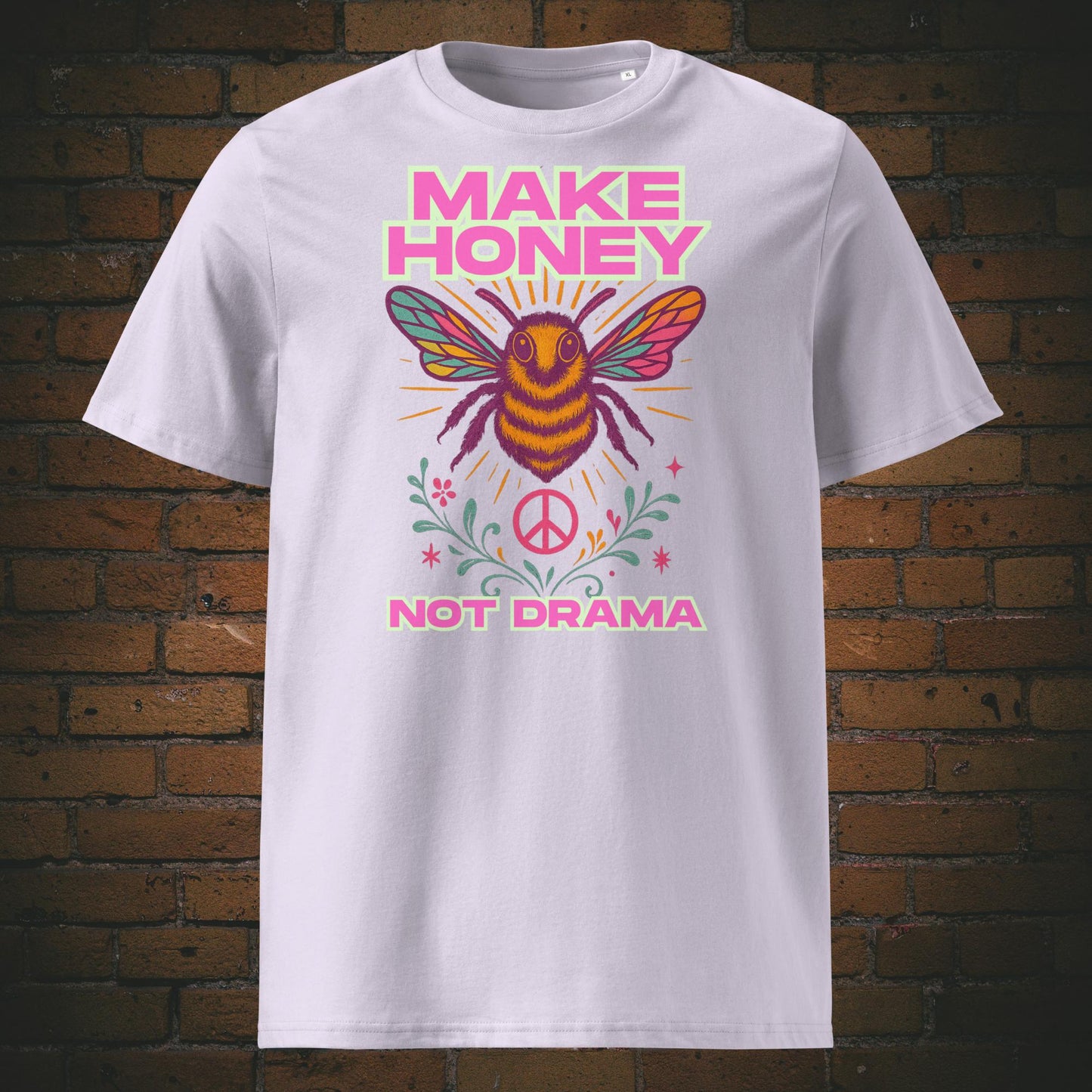 Shirt bedruckt mit Biene und rosa Schrift - Farbe vom T-Shirt: lavendel