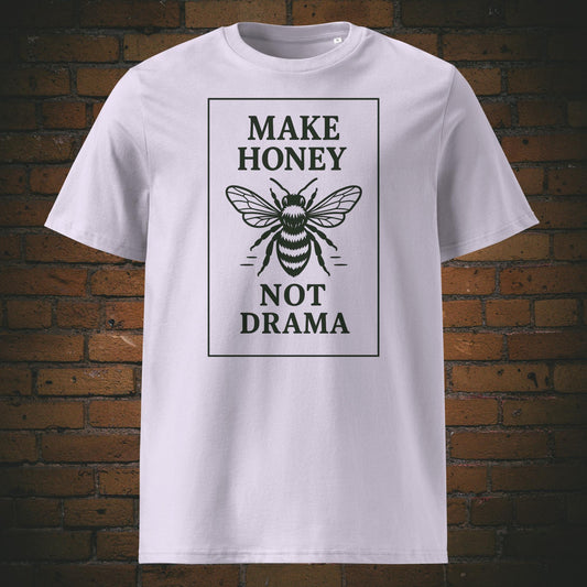 T-Shirt mit dem Krafttier Biene und Spruch  - Design in Schwarz - Shirtfarbe: Lavendel