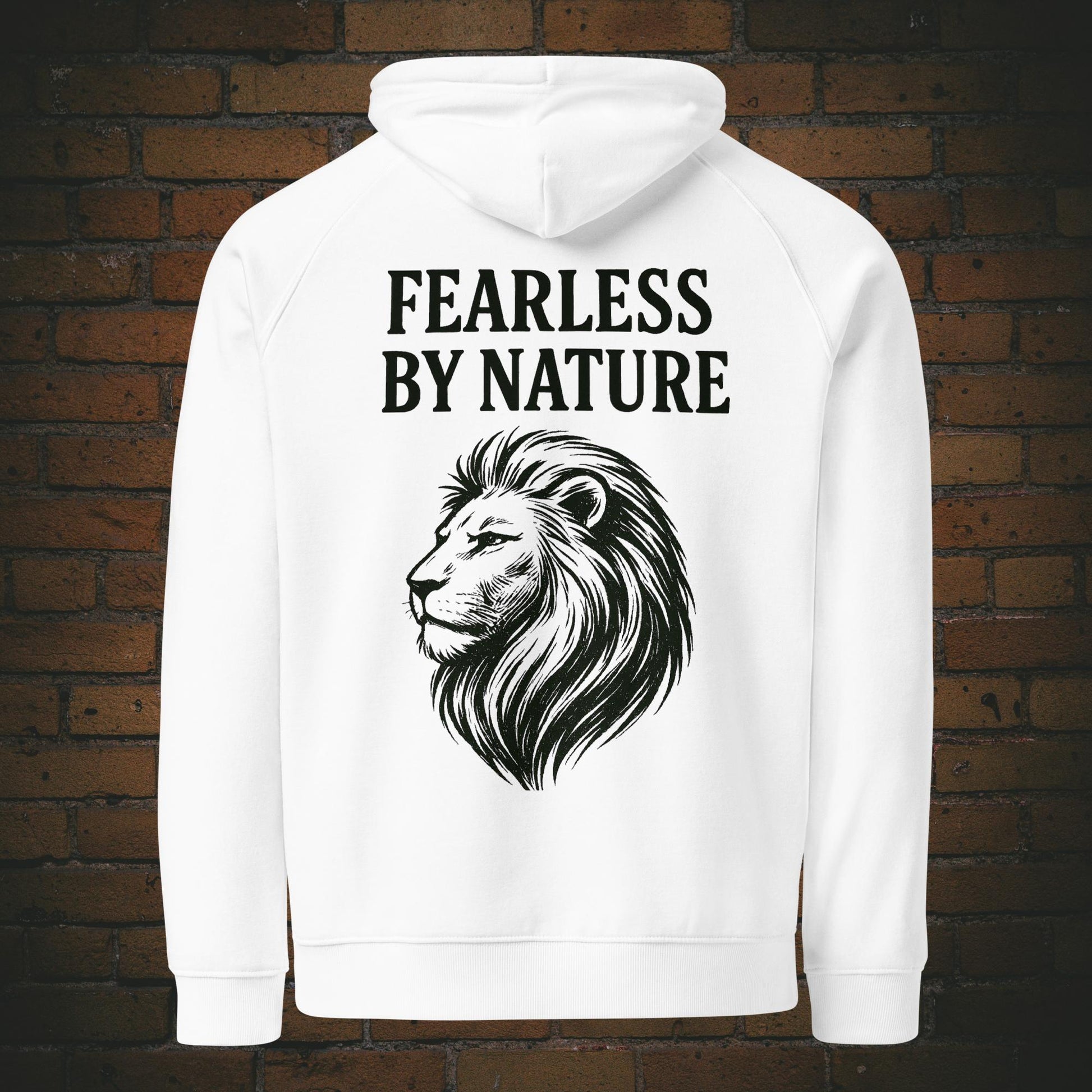 Hoodie Löwe Fearless by Nature – Schwarzes Krafttier Design Unisex - Druck auf dem Rücken - Kapuzenpullover in der Farbe weiß