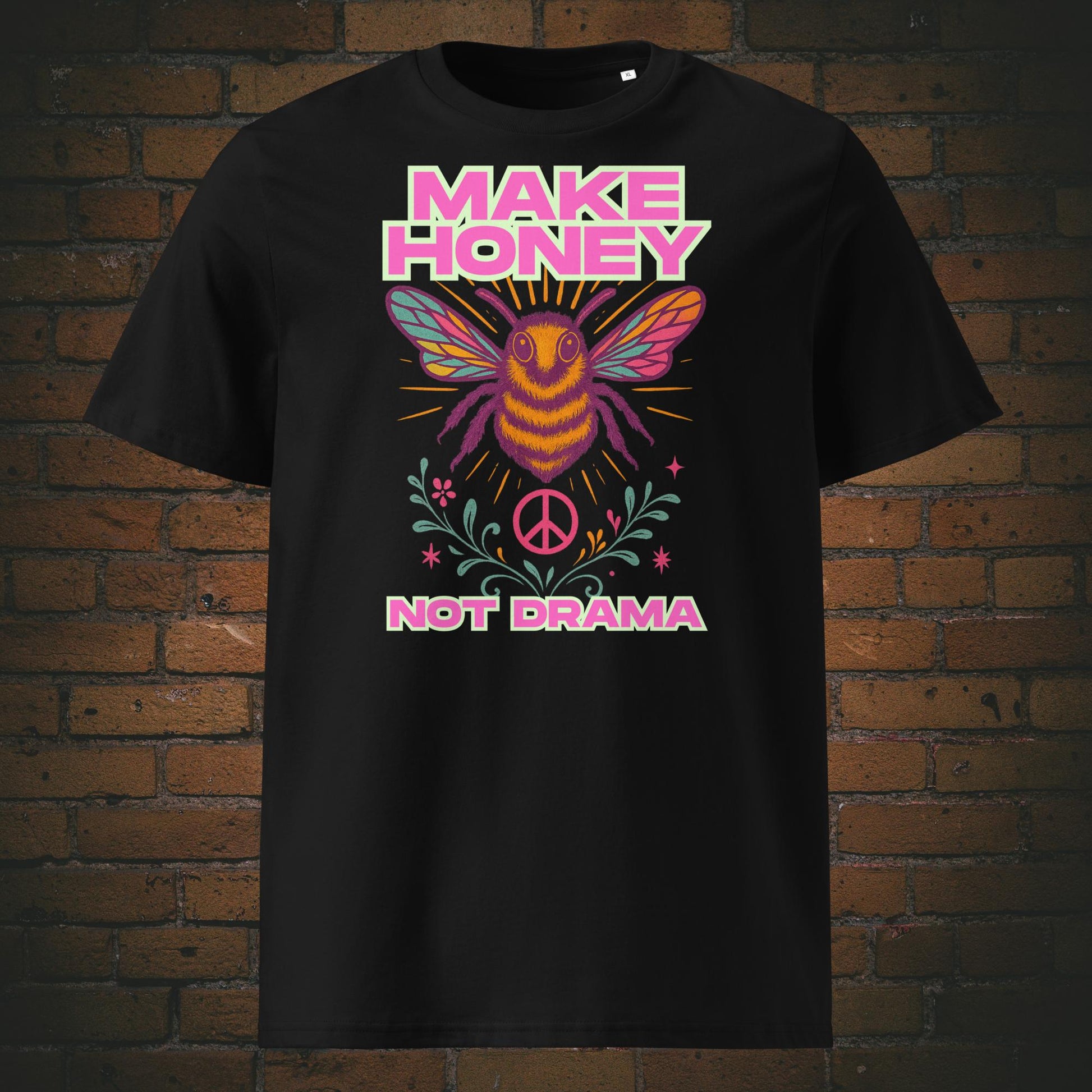 Shirt bedruckt mit Biene und rosa Schrift - Farbe vom T-Shirt: Schwarz