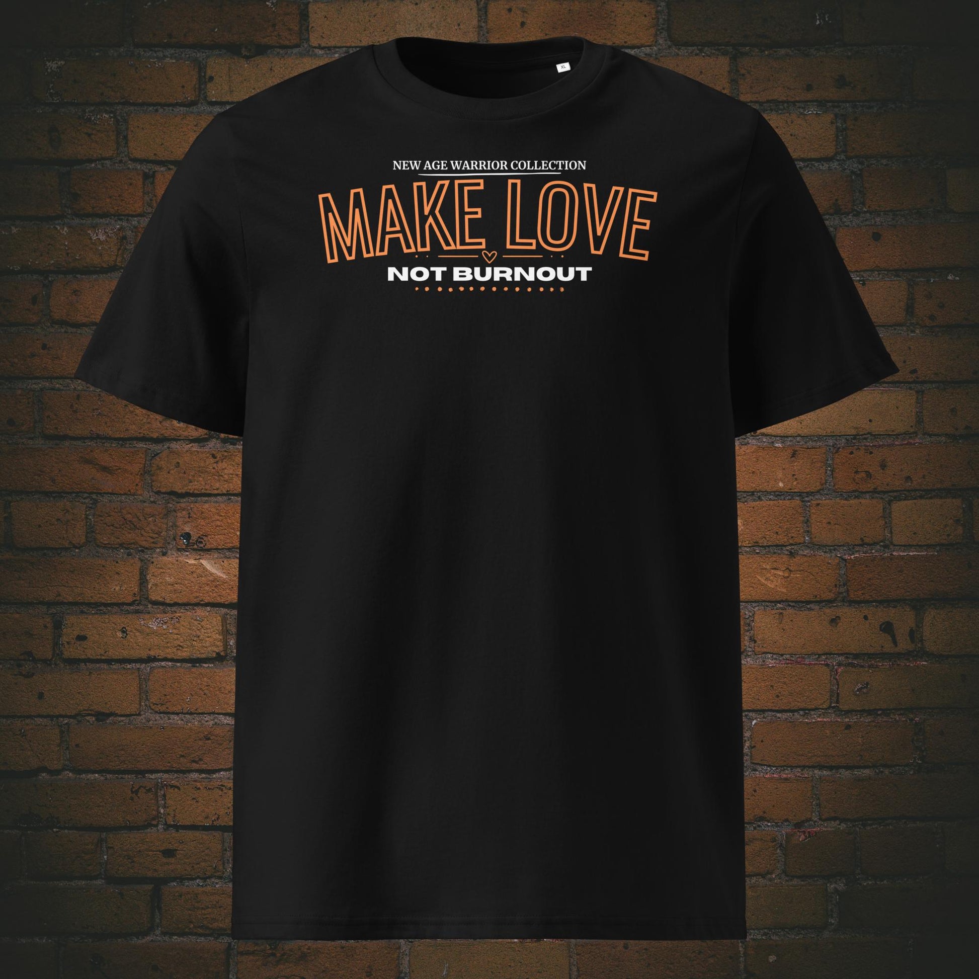 Spruch Bio-Baumwoll T-Shirt Unisex mit Schrift in weiß und orange - gedruckt auf schwarzer Farbe