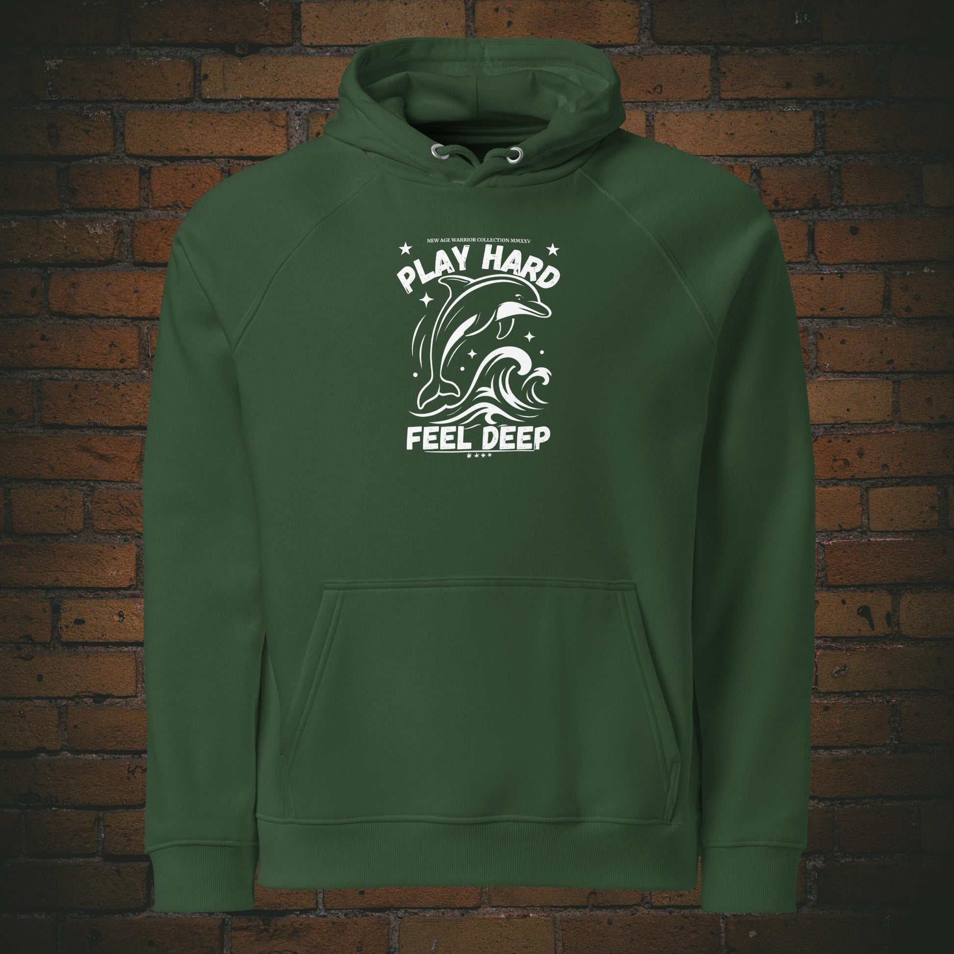 Play Hard Feel Deep weiss – Delfin Krafttier Bio Hoodie Unisex -  Druck auf der Brust - Kapuzenpullover in der Farbe: grün