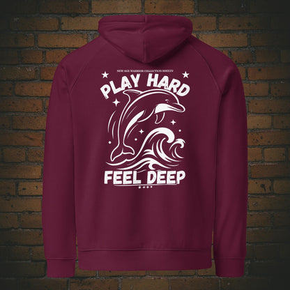 Play Hard Feel Deep weiss – Delfin Krafttier Bio Hoodie Unisex -  Druck auf dem Rücken - Kapuzenpullover in der Farbe: weinrot