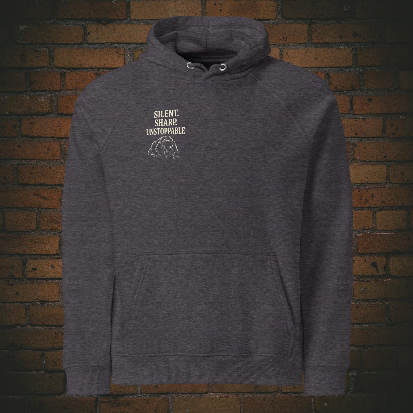 Silent Sharp Unstoppable Hoodie – Schwarzer Panther Bio Unisex - Druck auf dem Brust - Kapuzenpullover für Frau und Mann in der Farbe: dunkelgrau