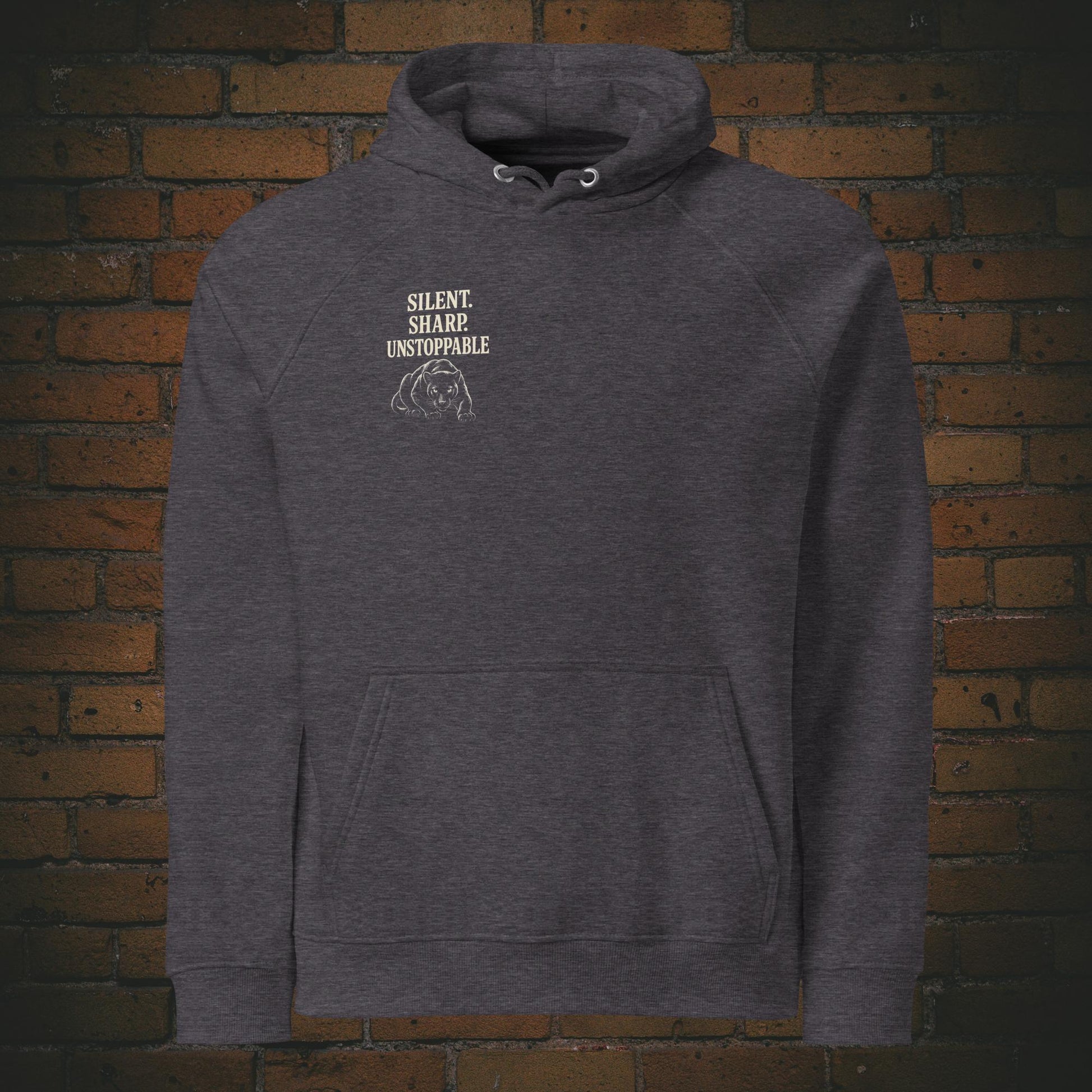 Silent Sharp Unstoppable Hoodie – Schwarzer Panther Bio Unisex - Druck auf dem Brust - Kapuzenpullover für Frau und Mann in der Farbe: dunkelgrau
