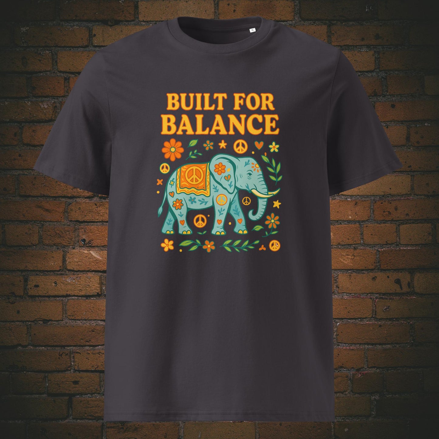 Hippie Shirt mit Elefanten und bunten Elementen und Spruch - T-Shirt hat die Farbe: anthrazit