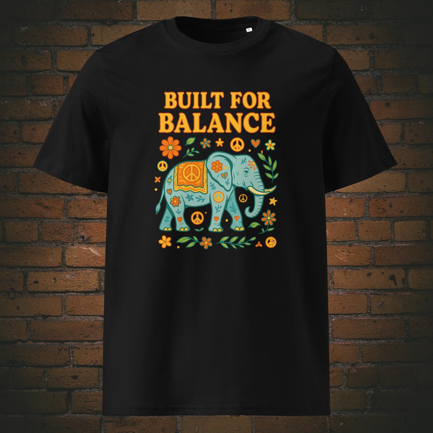 Hippie Shirt mit Elefanten und bunten Elementen und Spruch - T-Shirt hat die Farbe: schwarz