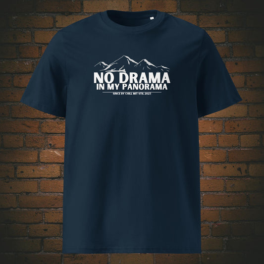 No Drama Shirt, Panorama T-Shirt Berge, Bio T-Shirt mit Statement, Unisex Shirt mit Bergmotiv, Fair Fashion mit Haltung, Weißes Sprüche T-Shirt, Veganes Streetwear Shirt, Achtsamkeit Kleidung, Naturverbunden Mode, GOTS zertifiziertes Shirt, T-Shirt Chill mit Stil, Shirt gegen Stress, Statement T-Shirt mit Logo, Slow Fashion Print, Nachhaltige Mode mit Message