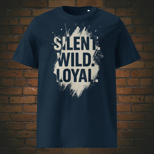 Modernes Statement-T-Shirt in dunkelblau mit kontrastreichem Typografie-Design und kraftvollen Worten, ideal für starke Persönlichkeiten.