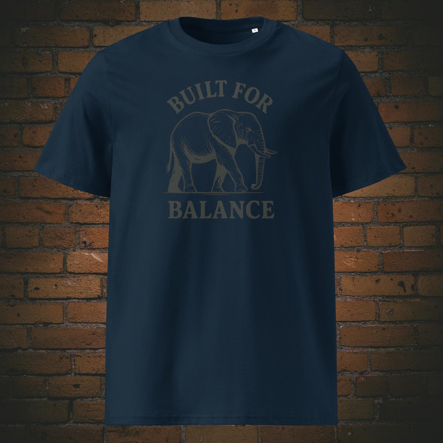 Elefanten-T-Shirt "Built for Balance" - Minimalistisch schwarz - Shirtfarbe: dunkelblau