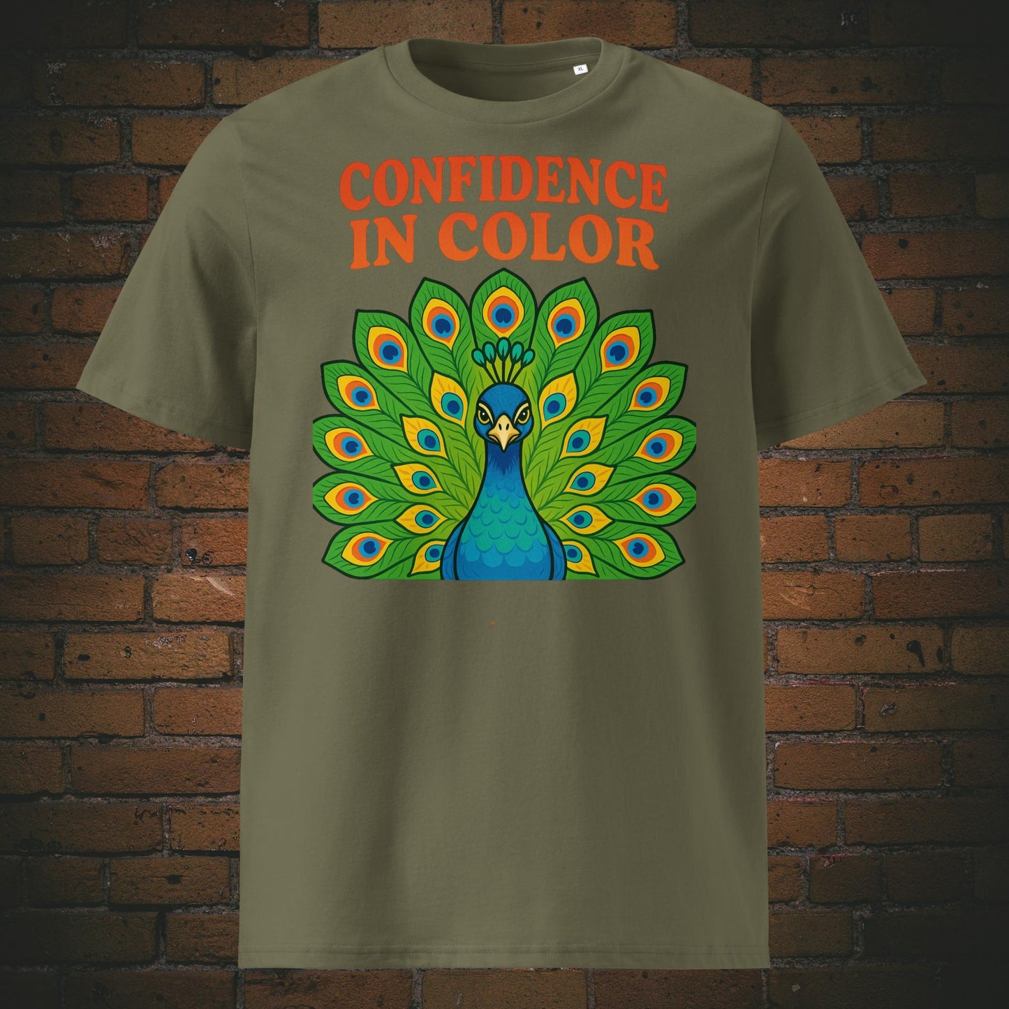 Hippie Pfau Bio-T-Shirt – Confidence in Color Design, bunte Federn - Shirt in der Farbe: khaki
