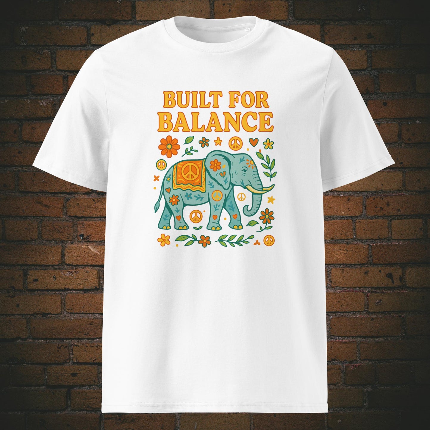 Hippie Shirt mit Elefanten und bunten Elementen und Spruch - T-Shirt hat die Farbe: Weiss